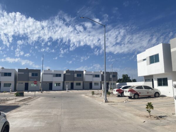 ESTRENA CASA EN RENTA PRIVADA BELCANTTO SECTOR SALIDA SUR CULIACAN - Image 19
