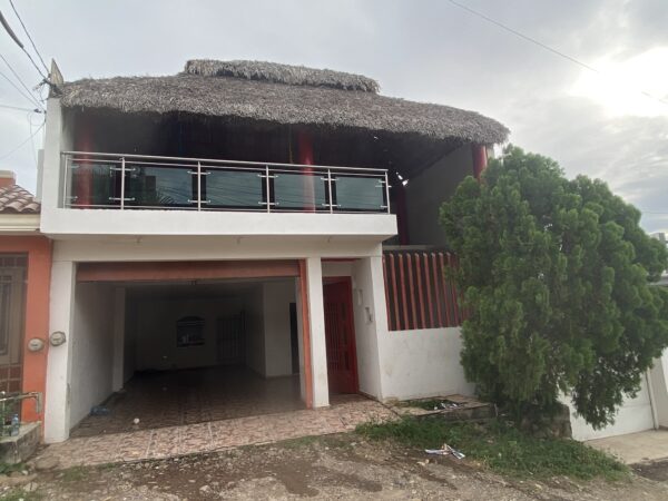 CASA EN VENTA ZONA CU VILLA UNIVERSIDAD CULIACAN FRACCIONAMIENTO NUEVA GALAXIA  MALECON - Image 2