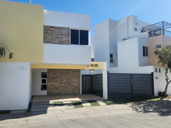 CASA EN RENTA PERISUR LA PERLA CULIACAN PRIVADA