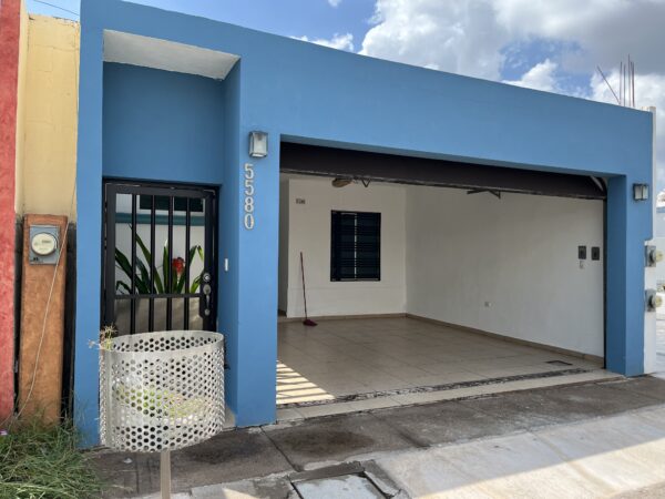 CASA EN RENTA AMUEBLADA CON COCHERA EN VALLE ALTO CULIACAN