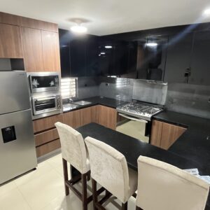 CASA EN RENTA AMUEBLADA EN VALLE ALTO 3 RECAMARAS