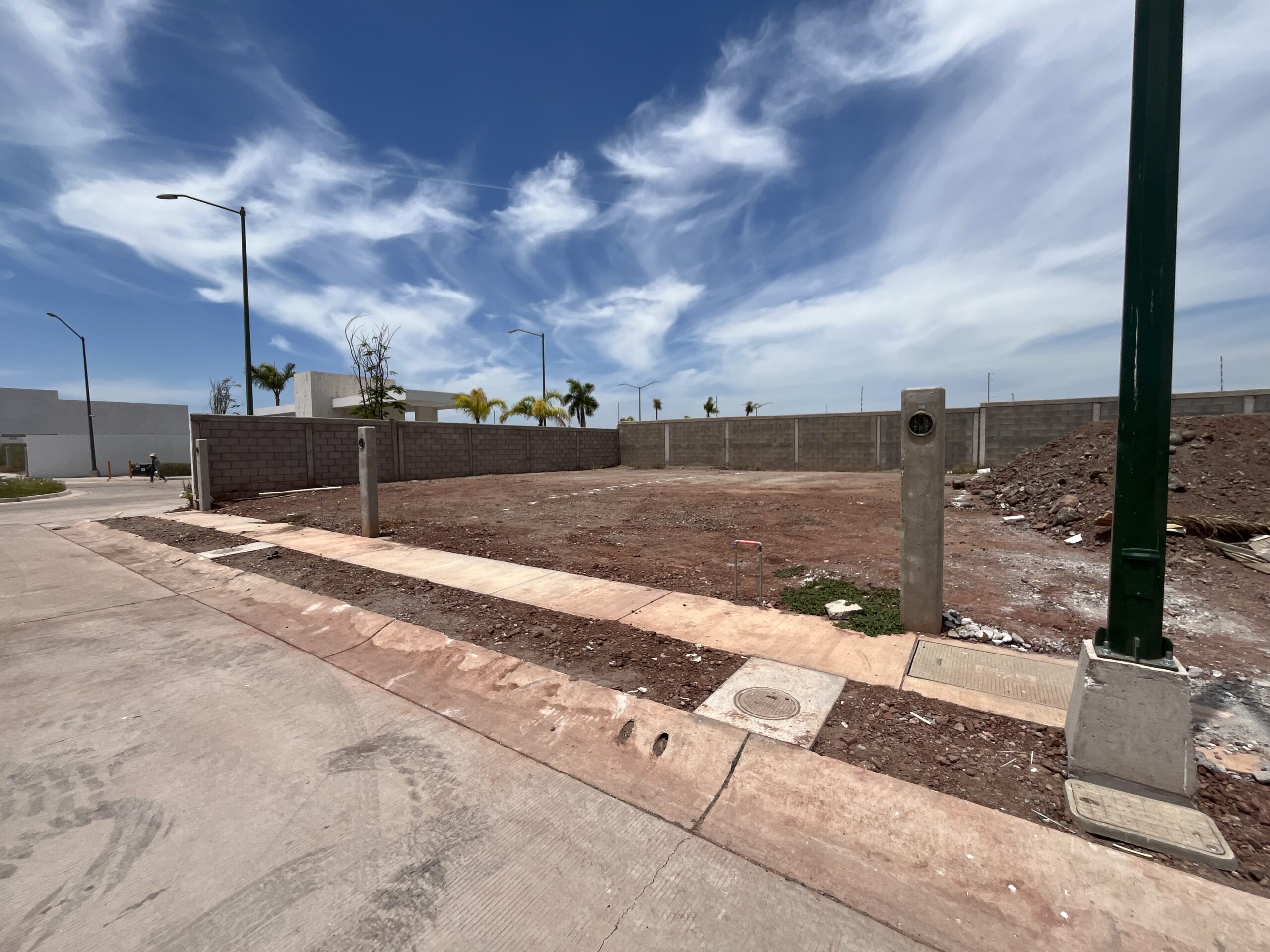LOTE 08 CON SERVICIOS PORTALEGRE ELEMENT PRIVADA CULIACAN