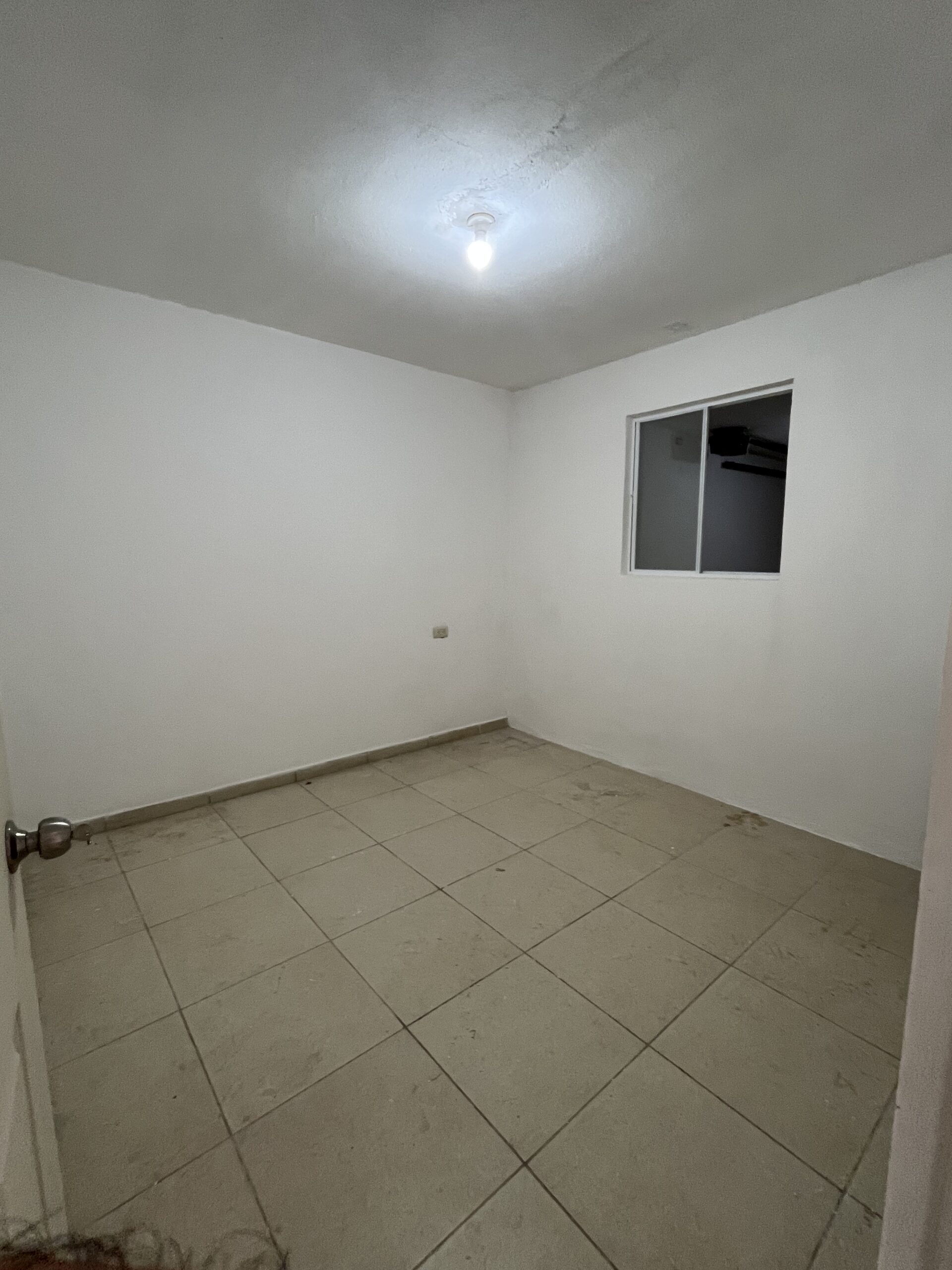 CASA EN VENTA SECTOR LOMAS DEL SOL FRACCIONAMIENTO MONTESIERRA - Image 3