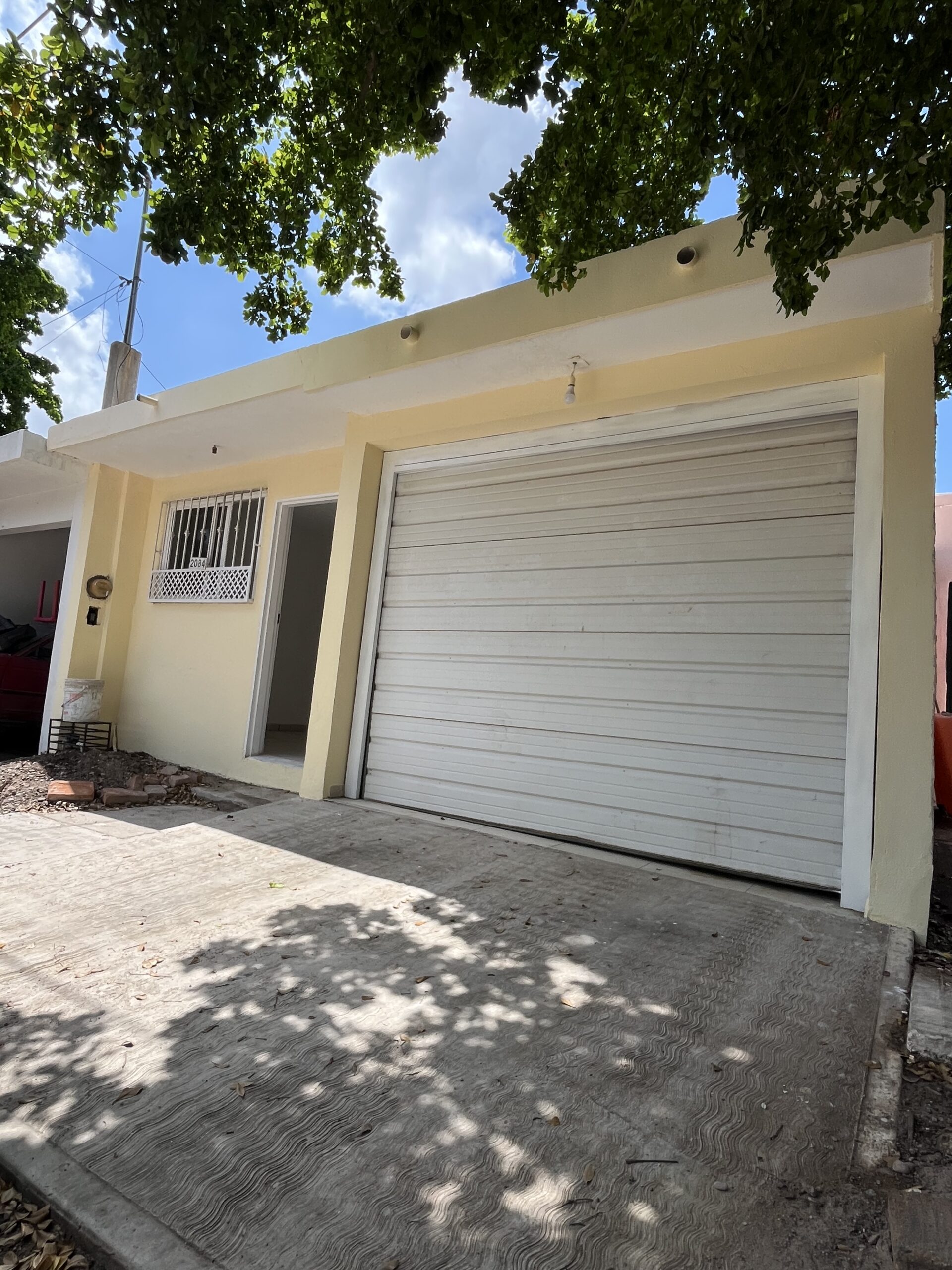 CASA EN VENTA SECTOR LOMAS DEL SOL FRACCIONAMIENTO MONTESIERRA